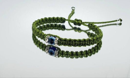 Evil eye amulet bracelet, beautiful green string evil eye bracelet, evil eye wristband, evil eye protection, good luck charm, adjustable