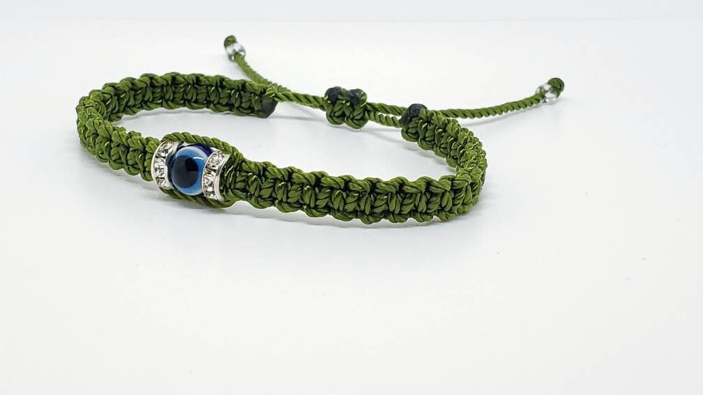 Evil eye amulet bracelet, beautiful green string evil eye bracelet, evil eye wristband, evil eye protection, good luck charm, adjustable