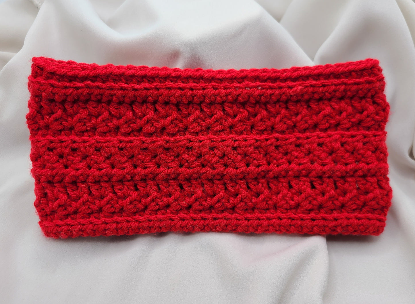 Women's textured crochet earwarmer