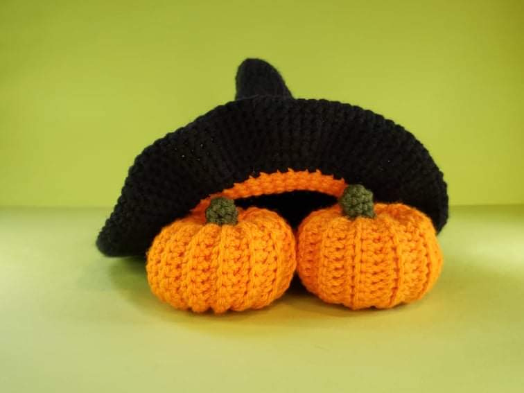 Set of pumpkins with witch hat Halloween decor