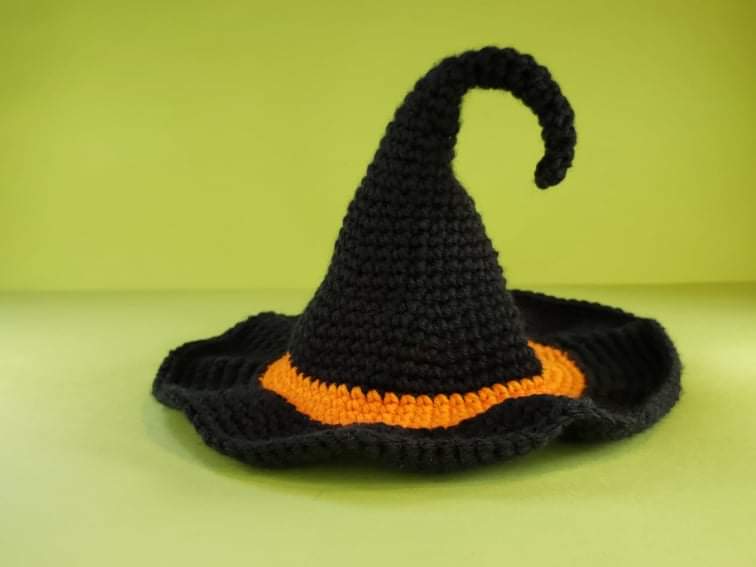 Set of pumpkins with witch hat Halloween decor